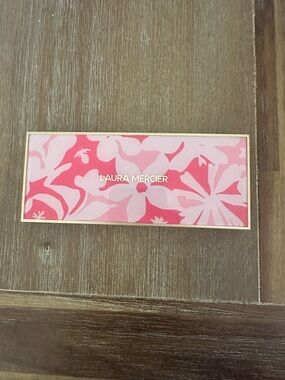 Laura Mercier The Wildflower Palette Limited Edition -NWOT